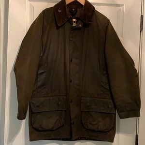BARBOUR CLASSIC BEADNELL®WAX JACKET. Classic Olive